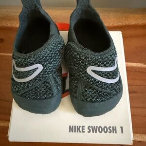 Nike Toddlers 3C New green/cement grey Knit Sneakers